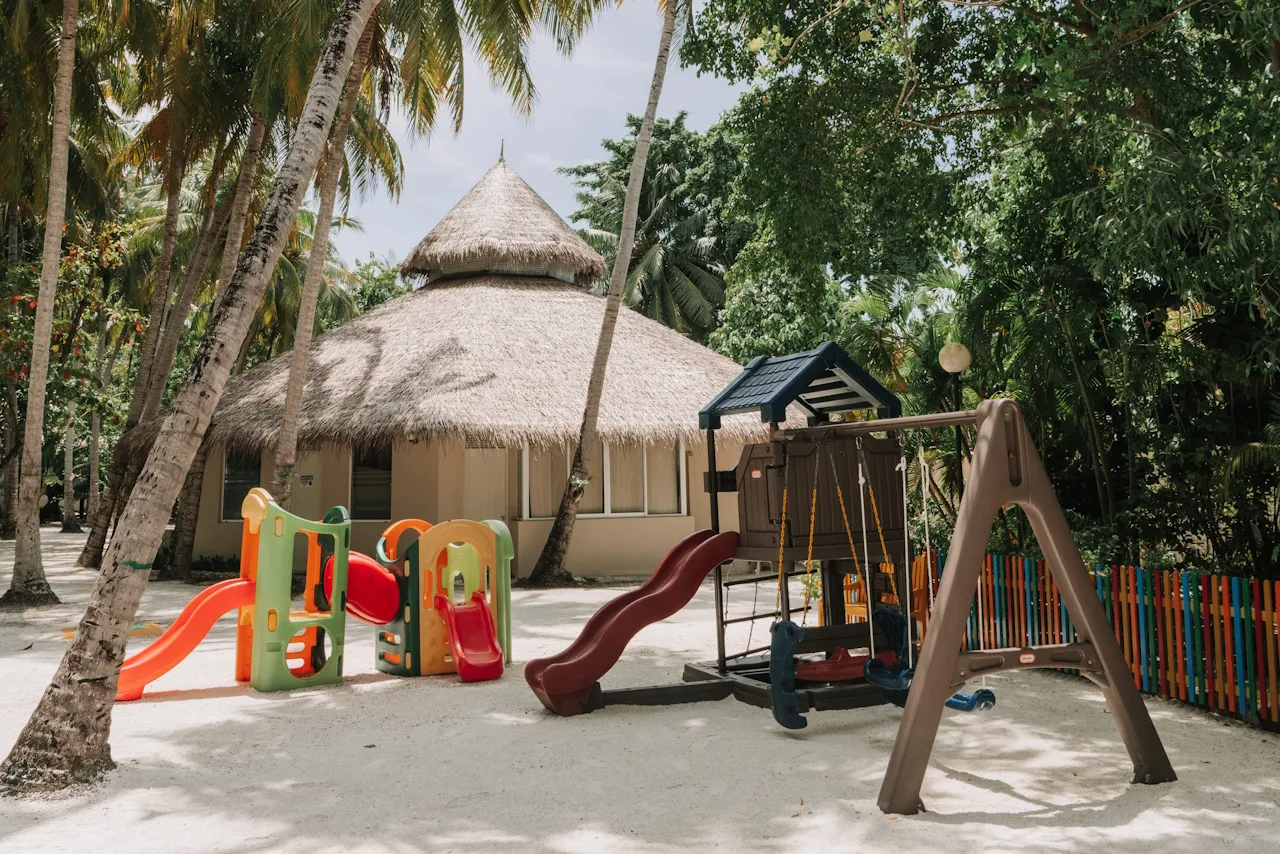 original 14 Ellaidhoo Maldives by Cinnamon (시나몬 엘라이두 몰디브)은 2년 연속 HolidayCheck 골드 어워드 2026을 수상하며 전 세계 여행객들 사이에서 지속적인 인기를 재확인했습니다. 골드 어워드는 2019년 이후 최소 다섯 번 이상 홀리데이체크 어워드를 수상한 숙박시설에만 수여되며, 각 지역 내에서 가장 인기 있는 10개 호텔에만 수여됩니다.