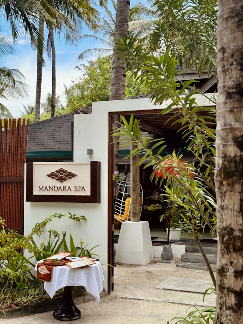 original 33 시나몬 하쿠라 후라 몰디브(Cinnamon Hakuraa Huraa Maldives)의 만다라 스파(Mandara Spa)는 럭셔리 어워즈(Luxuri Awards)에서 ‘2026년 최고의 전통 힐링 스파’로 선정되었습니다. 이는 오랜 전통을 바탕으로 한 웰니스 접근 방식과 세심한 고객 서비스를 꾸준히 실천해 온 점을 높이 평가받은 결과입니다.